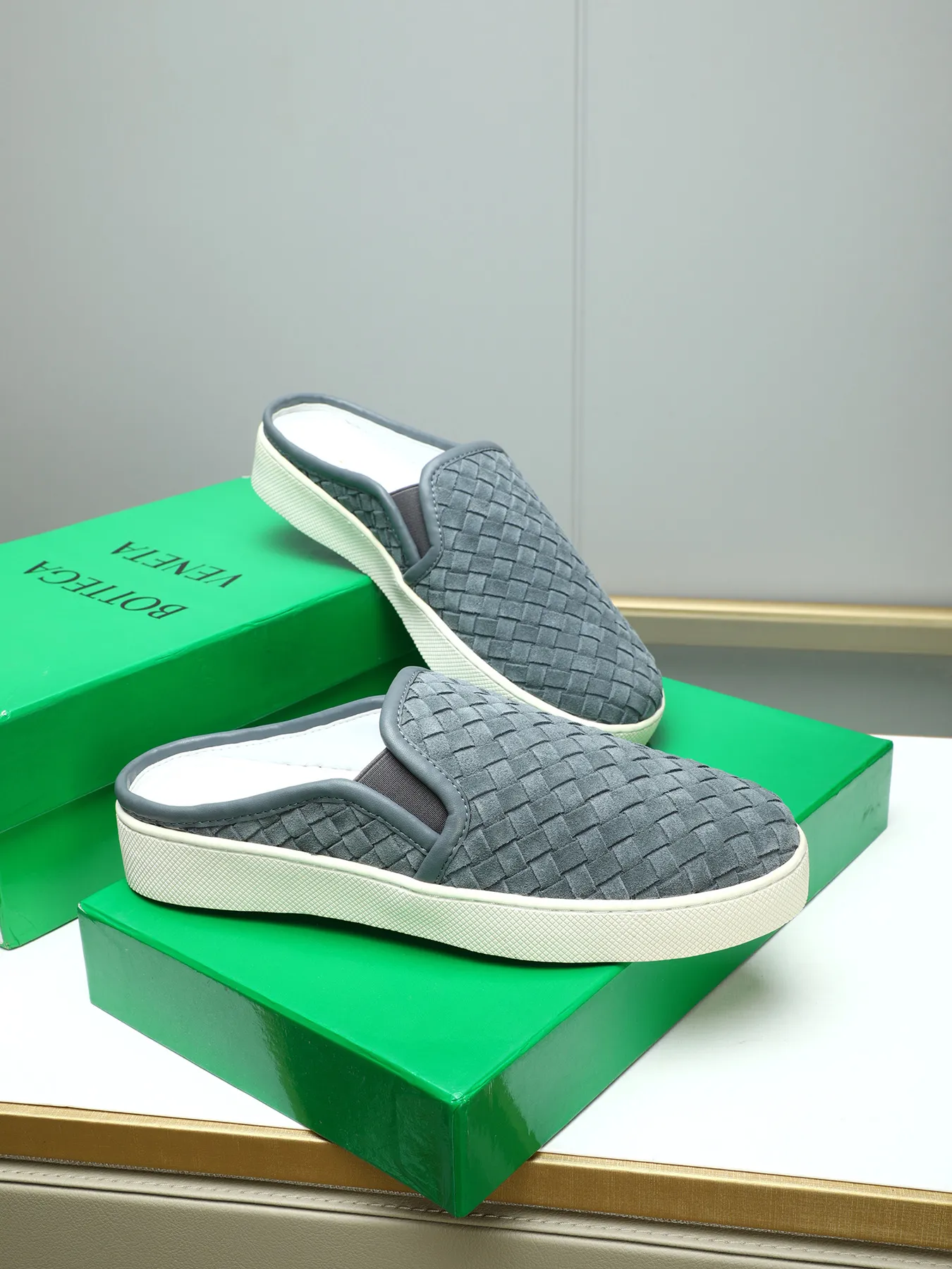 Men's shoes 💰420 [Half drag series] BOTTEG* VENET* - high-end boutique Size: 38-44 (45 customized) BV new product, first-layer cowhide artificially woven classic style harmoniously blends with contemporary fashion temperament, rubber soles are light and flexible, water-dyed sheepskin pads! [Taobao, Tmall, and live streaming are the first choices]